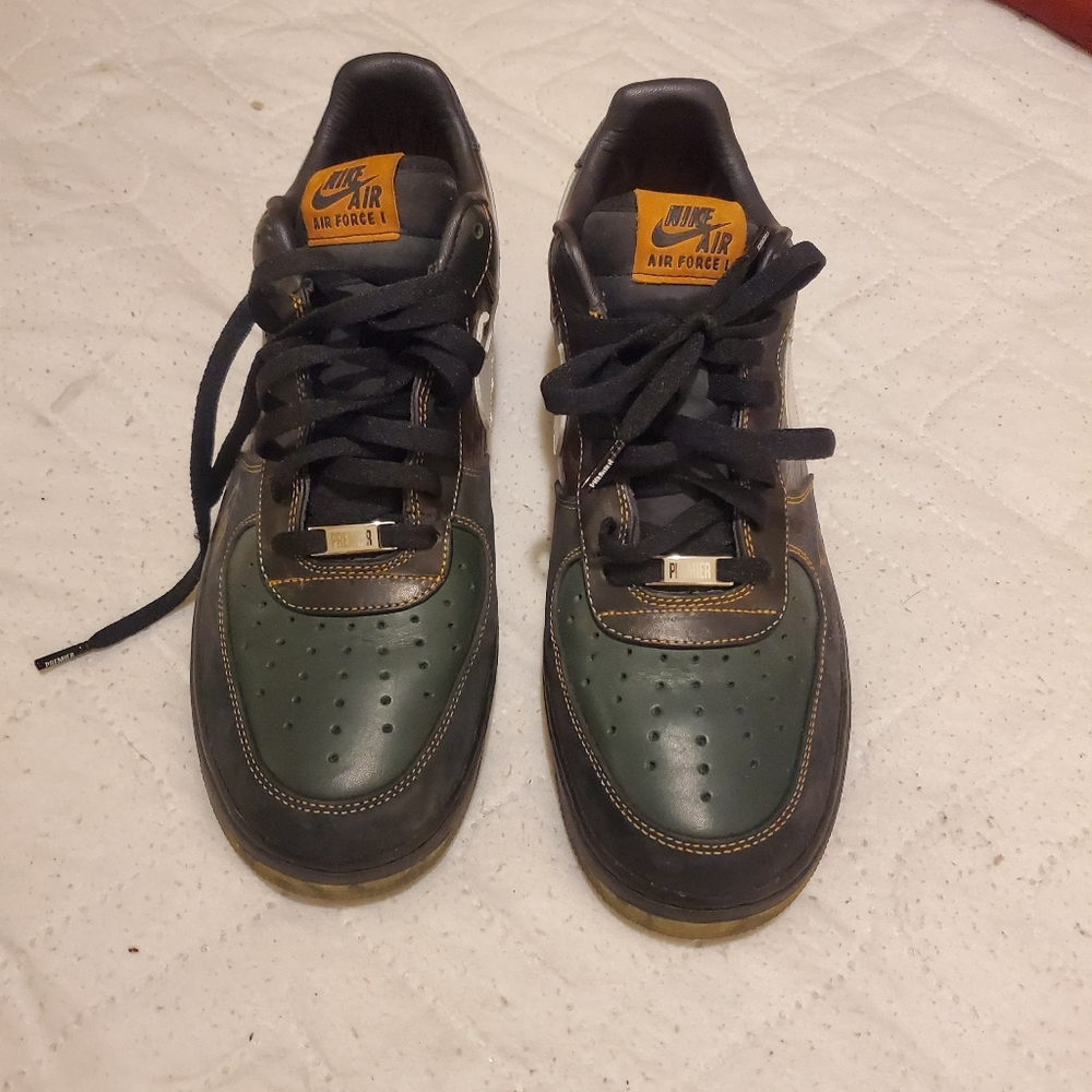 Nike Air Force premiere. "ITEM SOLD"